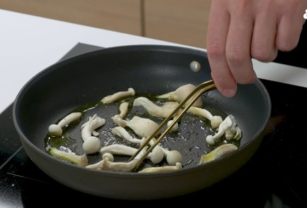 Фото шага рецепта Японский паровой омлет чаванмуши 151172 шаг 8  