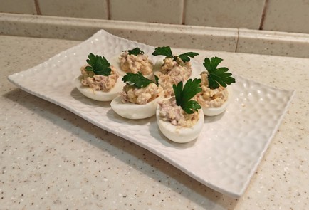 Фото шага рецепта Яйца фаршированные консервированной печенью минтая 190490 шаг 11  