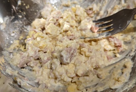 Фото шага рецепта Яйца фаршированные консервированной печенью минтая 190490 шаг 9  