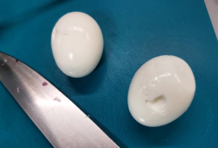 Фото шага рецепта Яйца фаршированные тунцом 140695 шаг 8  