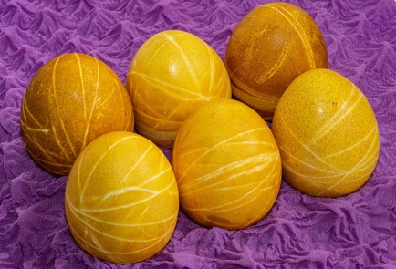 Фото шага рецепта Яйца крашенные в куркуме 173458 шаг 11  