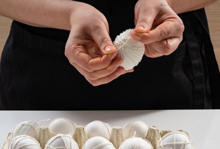 Фото шага рецепта Яйца крашенные в куркуме 173458 шаг 5  