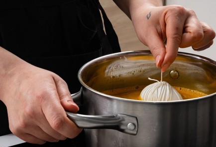 Фото шага рецепта Яйца крашенные в куркуме 173458 шаг 6  