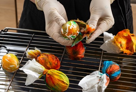 Фото шага рецепта Яйца на Пасху в салфетках 188941 шаг 8  