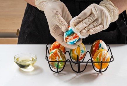 Фото шага рецепта Яйца на Пасху в салфетках 188941 шаг 9  