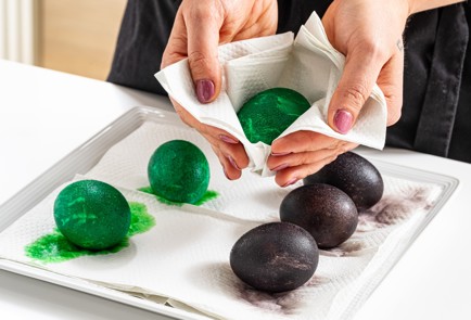 Фото шага рецепта Яйца на Пасху в вине 188942 шаг 8  