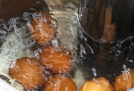 Фото шага рецепта Яйца пашот в сувиде 187089 шаг 6  