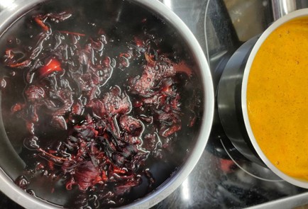 Фото шага рецепта Яйца окрашенные в каркаде 176230 шаг 7