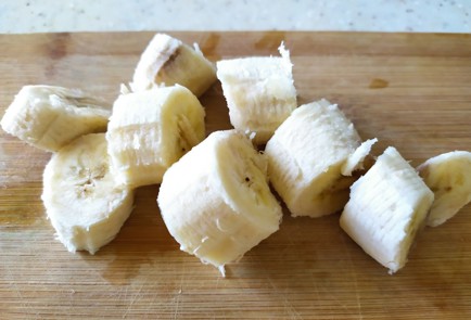 Фото шага рецепта Йогуртовое мороженое с клубникой и бананом 189397 шаг 3  