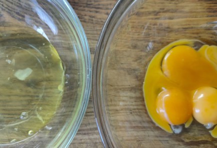 Фото шага рецепта Йогуртовый пирог без муки 188317 шаг 3