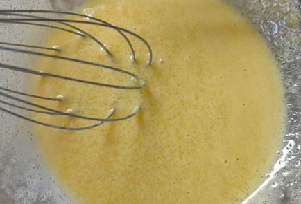 Фото шага рецепта Йогуртовый пирог без муки 188317 шаг 5