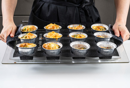 Фото шага рецепта Йоркширский пудинг с начинкой 191075 шаг 9  