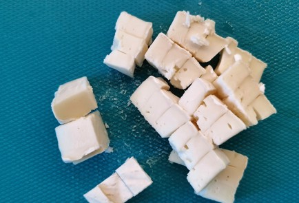 Фото шага рецепта Южноевропейский салат с сыром бри 174152 шаг 10  