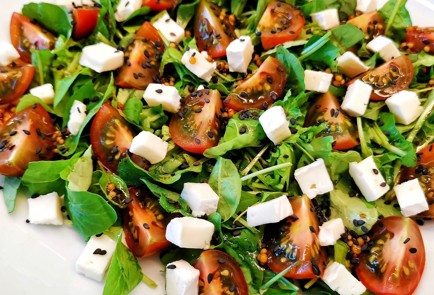 Фото шага рецепта Южноевропейский салат с сыром бри 174152 шаг 12  