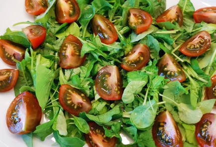 Фото шага рецепта Южноевропейский салат с сыром бри 174152 шаг 5  