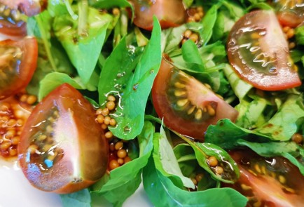 Фото шага рецепта Южноевропейский салат с сыром бри 174152 шаг 9  