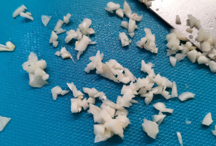 Фото шага рецепта Южноевропейский салат из капусты 151962 шаг 5  