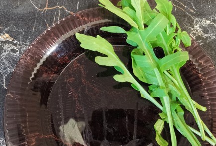 Фото шага рецепта Закуска из адыгейского сыра с соусом песто 173694 шаг 7