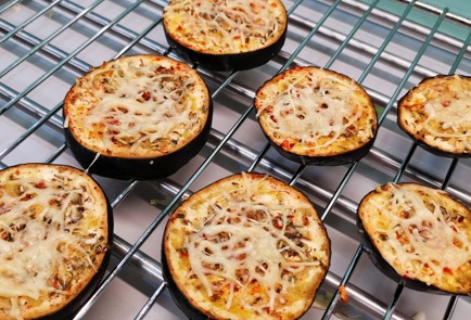 Фото шага рецепта Закуска из баклажана с сыром в духовке на решетке 152930 шаг 10  