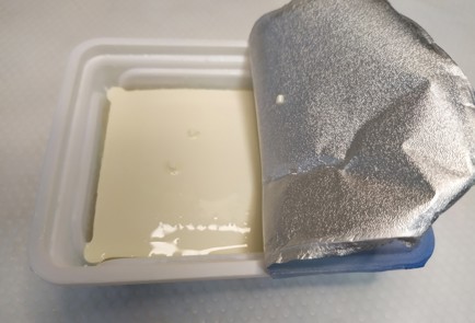 Фото шага рецепта Закуска из брынзы с зеленью и орехами 190788 шаг 1