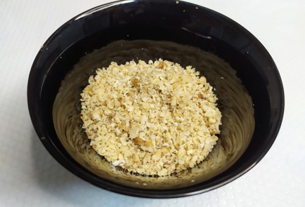 Фото шага рецепта Закуска из брынзы с зеленью и орехами 190788 шаг 5