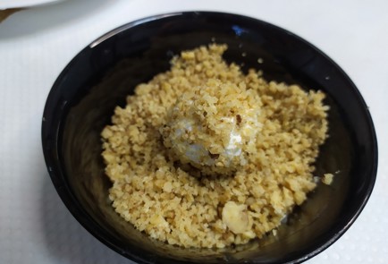 Фото шага рецепта Закуска из брынзы с зеленью и орехами 190788 шаг 8