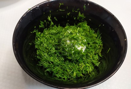 Фото шага рецепта Закуска из брынзы с зеленью и орехами 190788 шаг 9