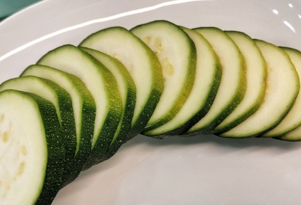 Фото шага рецепта Закуска из кабачка с печенью трески 151272 шаг 3  