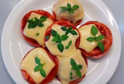 Фото шага рецепта Закуска из колбасы 189888 шаг 11  