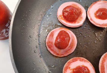 Фото шага рецепта Закуска из колбасы 189888 шаг 6  