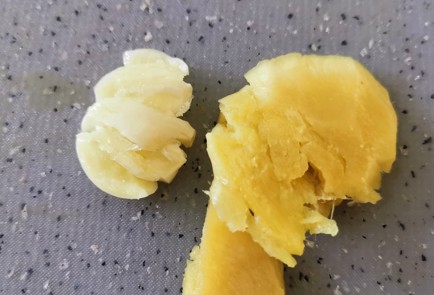 Фото шага рецепта Закуска из обжаренного адыгейского сыра 173709 шаг 1