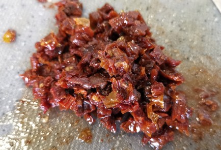 Фото шага рецепта Закуска из обжаренного адыгейского сыра 173709 шаг 3