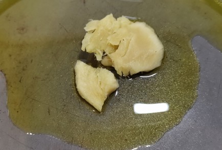 Фото шага рецепта Закуска из обжаренного адыгейского сыра 173709 шаг 5