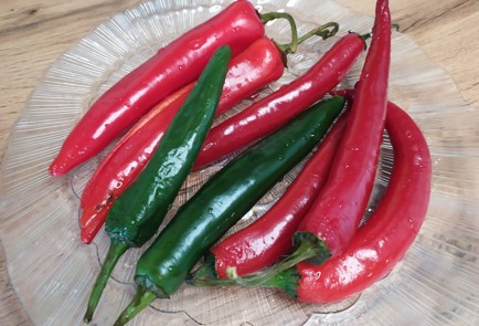 Фото шага рецепта Закуска из острых перцев 188947 шаг 1  