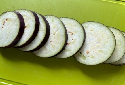 Фото шага рецепта Закуска из жареных баклажанов 174275 шаг 2  