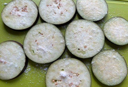 Фото шага рецепта Закуска из жареных баклажанов 174275 шаг 3  