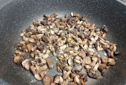 Фото шага рецепта Закуска с курицей и грибами 191223 шаг 3  