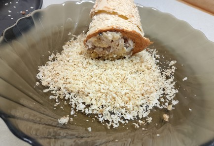 Фото шага рецепта Закуска с курицей и грибами 191223 шаг 9  