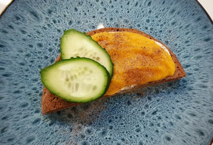 Фото шага рецепта Закусочный бутерброд 191006 шаг 8  