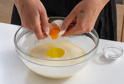 Фото шага рецепта Заливной пирог на кефире с капустой 174915 шаг 8  