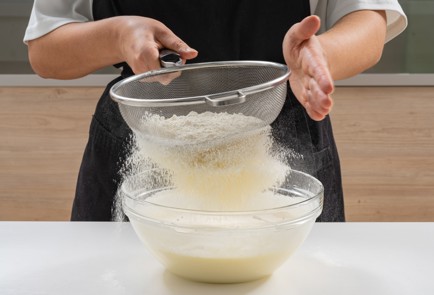 Фото шага рецепта Заливной пирог на кефире с рыбой и капустой 174917 шаг 8  