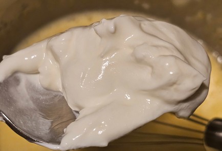 Фото шага рецепта Заливной пирог с брусникой 191537 шаг 3