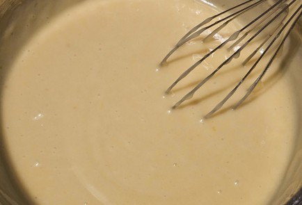 Фото шага рецепта Заливной пирог с брусникой 191537 шаг 7