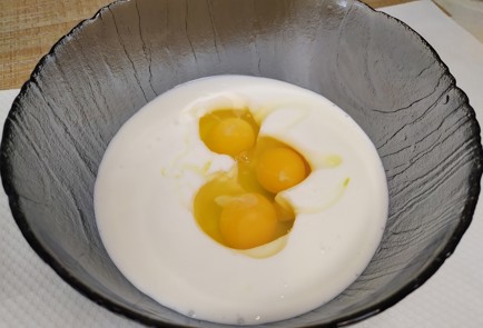 Фото шага рецепта Заливной пирог с капустой и фаршем 190474 шаг 5  