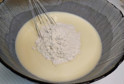 Фото шага рецепта Заливной пирог с капустой и фаршем 190474 шаг 6  