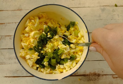 Фото шага рецепта Заливной пирог с луком и яйцом 190965 шаг 12