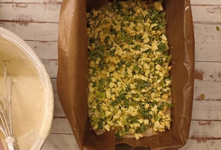 Фото шага рецепта Заливной пирог с луком и яйцом 190965 шаг 15