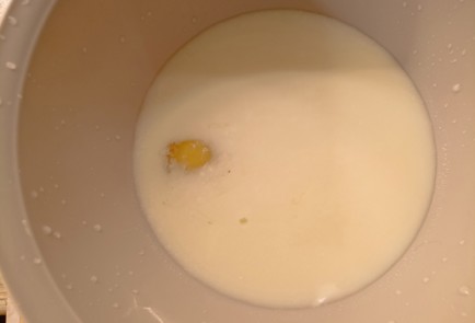 Фото шага рецепта Заливной пирог с луком и яйцом 190965 шаг 5