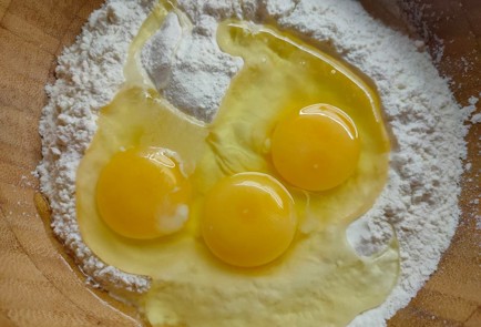 Фото шага рецепта Заливной рыбный пирог 192036 шаг 3  