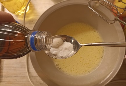 Фото шага рецепта Заливной яблочный пирог 190962 шаг 5  